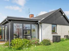 Beautiful Home In Svaneke With Wifi，位于斯瓦讷克的酒店