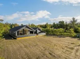 Nice Home In Ulfborg With Kitchen