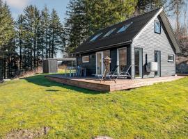 2 Bedroom Stunning Home In Bryrup，位于Bryrup的酒店