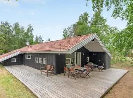 Amazing Home In Nex With 3 Bedrooms, Sauna And Wifi