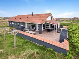 Four-Bedroom Holiday Home In Hvide Sande，位于维泽桑讷的酒店