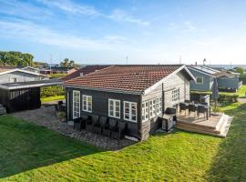Amazing Home In Juelsminde With Wifi，位于森讷比的酒店