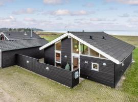 Awesome Home In Fredericia With Sauna, 3 Bedrooms And Wifi，位于腓特烈西亚的酒店