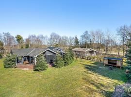 Beautiful Home In Storvorde With Sauna，位于斯托沃勒的酒店