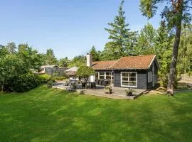 Awesome Home In Væggerløse With Kitchen