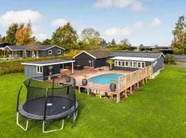 Nice Home In Holbæk With Outdoor Swimming Pool