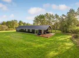 4 Bedroom Beautiful Home In Rødby