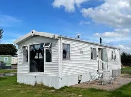Flosh Caravan, Manor House Park