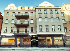 Hotel - Pokoje i Apartamenty Heban，位于托伦的酒店