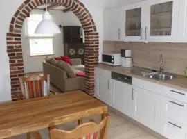 Ferienwohnung Elise im Gulfhof am Kanal