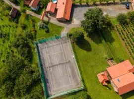 VAL HILLS Rural Holiday House