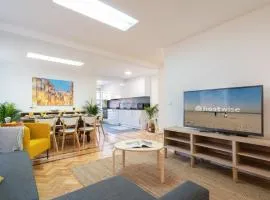 Spacious Fresh Flat w/ Terrace - Near Sea