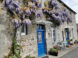 ‘Les Portes Bleues’ Chambres d’hôtes，位于Langourla的酒店