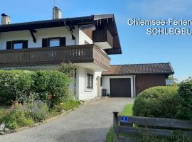 Chiemsee-Ferienhaus Schlegel，位于基姆湖畔布赖特布伦的酒店