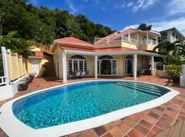 Stunning 4-Bed Villa in Gros Islet St Lucia，位于Bois dʼOrange的酒店