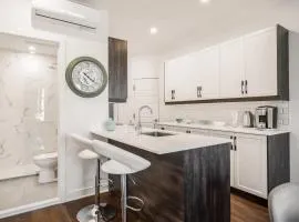 M11Upscale 1BR Sofabed in heart PlateauMile-end