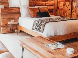 Wilder and Pine Riverside Cabins，位于史蒂文森的酒店