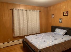 #2 Cozy Queen size bedroom @New Brunswick NJ downtown，位于新不伦瑞克Robert Wood Johnson Medical School附近的酒店