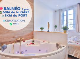 La Clé T2 Love Room Balnéo, Clim, Proche Gare，位于土伦的酒店