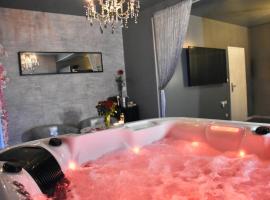 Nuit privée avec Jacuzzi，位于谢勒的酒店