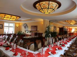 Chau-Asiatisches-Restaurant und Pension，位于吕德尔斯多夫的酒店