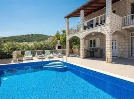 Amazing Home In Korcula With Kitchen