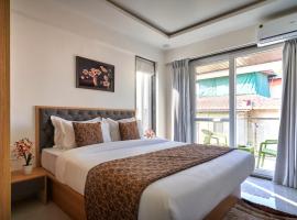 Drizzle Resort with Swimming pool Near Maapro Garden，位于马哈巴莱斯赫瓦尔的酒店