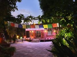 Shivalaya Retreat，位于加德满都的带停车场的酒店
