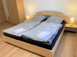 Hotel Zur Henne，位于伦斯泰格地区施米德费尔德的酒店