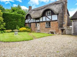 The Old Thatched Cottage，位于滕特登的酒店