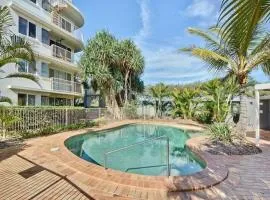 Kawana Waters Ocean Front Unit-Surfside Resort Sunshine Coast