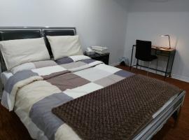 Guest House Room No 02，位于米西索加的酒店