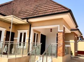 Treasure Park & Garden, Golf Estate. Simawa，位于Ipa的酒店