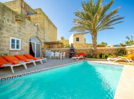 Dar It-Torri Holiday Home，位于Kerċem的乡间豪华旅馆