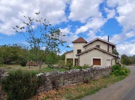 Maison de campagne au Touleyrou，位于Issendolus的酒店