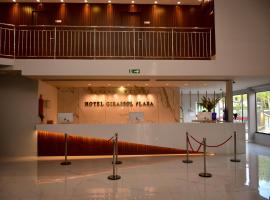 吉拉索尔广场酒店，位于帕尔马斯帕尔马斯机场 - PMW附近的酒店
