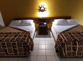 HOTEL MISION SANTA MARIA，位于San Quintín的酒店