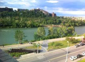 Amicable, Cozy, High Speed Internet, Sleeps 2 Riverview Downtown Apartment