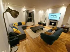 Stunning Luxury 2 Bed Penthouse Apartment