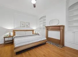 Bloomfield/Shadyside @E Stylish and Modern Private Bedroom with Shared Bathroom