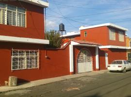 DEPARTAMENTOS AMUEBLADOS CELIA，位于莫雷利亚的酒店