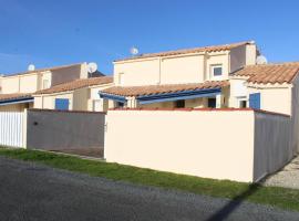 Charmante maison avec piscine, 6 couchages, proche plage - Saint-Denis-d’Oléron - FR-1-246A-154，位于奥雷龙圣但尼的酒店