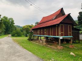 Port Mancing Fishing Village，位于Kampong Ulu Kalong的露营地