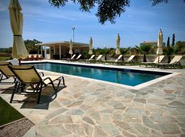 Villa Hylas Luxury Bed & Breakfast Kilada，位于Kilada卡塔菲基峡谷附近的酒店