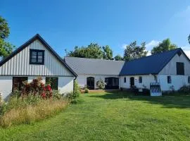 4B Österlen Bed & Breakfast
