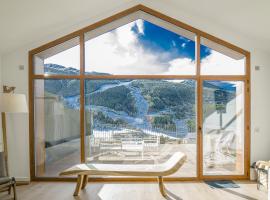 KOKONO Luxury Ski Chalet Andorra, El Tarter，位于埃尔塔特的木屋