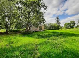 Nice and Slow : Eco-responsible tiny house，位于Piétrain的度假短租房