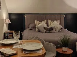Y Llofft - Cosy Country Retreat in the Brecon Beacons
