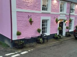 Brunant Arms Hotel，位于Caio的酒店