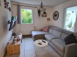 Joli Appartement vue montagne, cosy avec jardin，位于博讷维尔的酒店